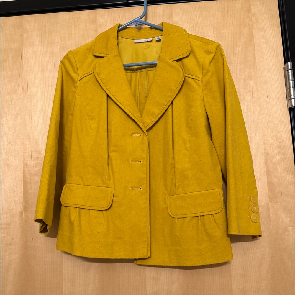 Halogen yellow corduroy blazer with pleated pockets and feminine back medium M